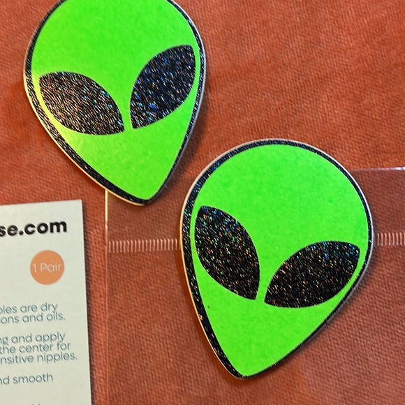 Accessories - NWT Alien Pastease